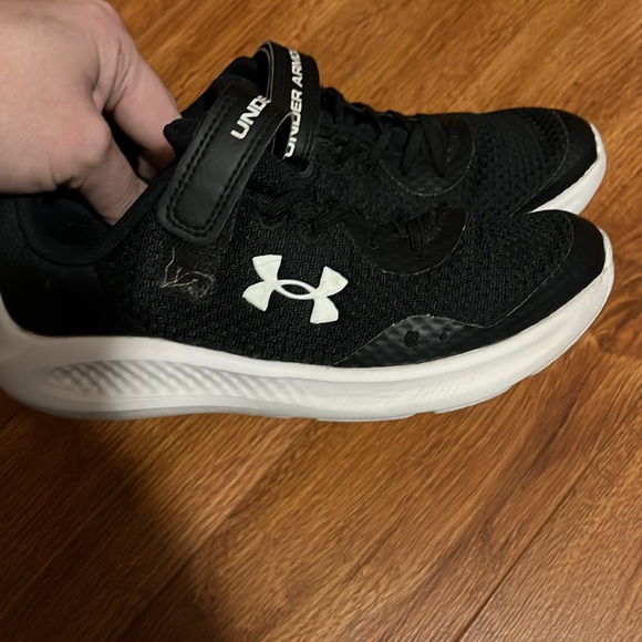Boys tennis shoes - Picture 5 of 7